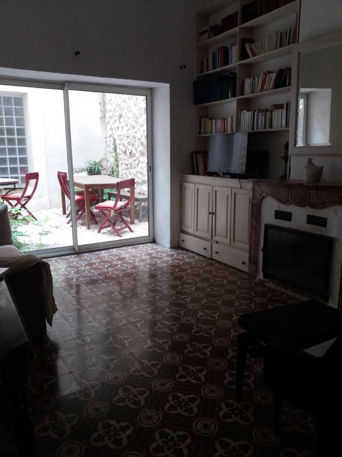 Le Patio Des Cigales Bed & Breakfast Roquefort-des-Corbières Dış mekan fotoğraf